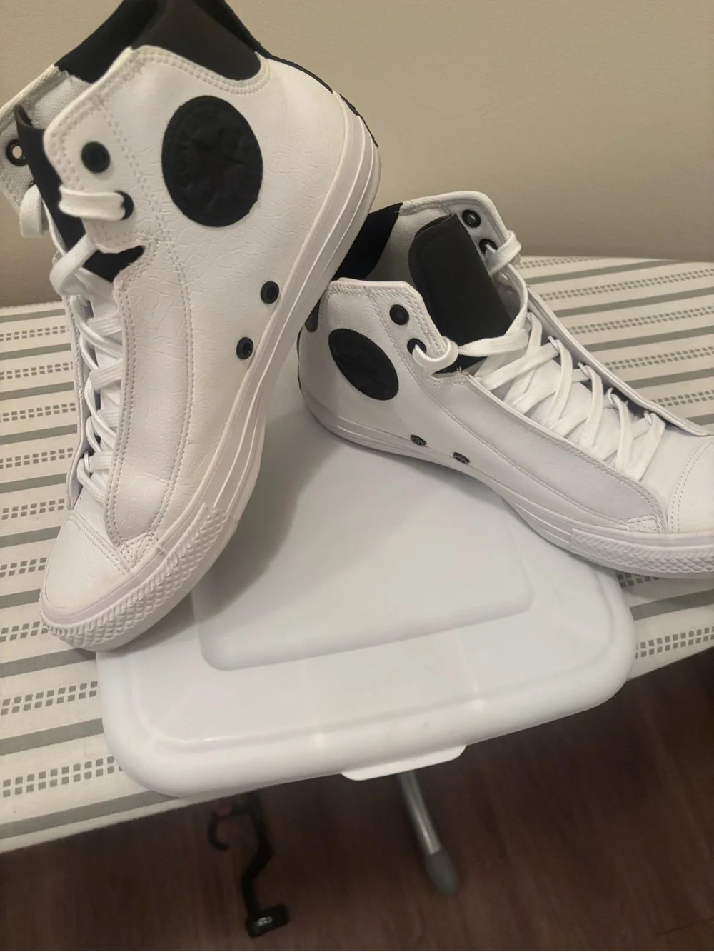 Converse All Star High Top White Black Leather Sneakers Men’s Size 8.5 - Picture 3 of 8